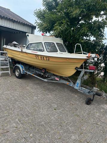 Rana 17 fisk met trailer en motor beschikbaar voor biedingen