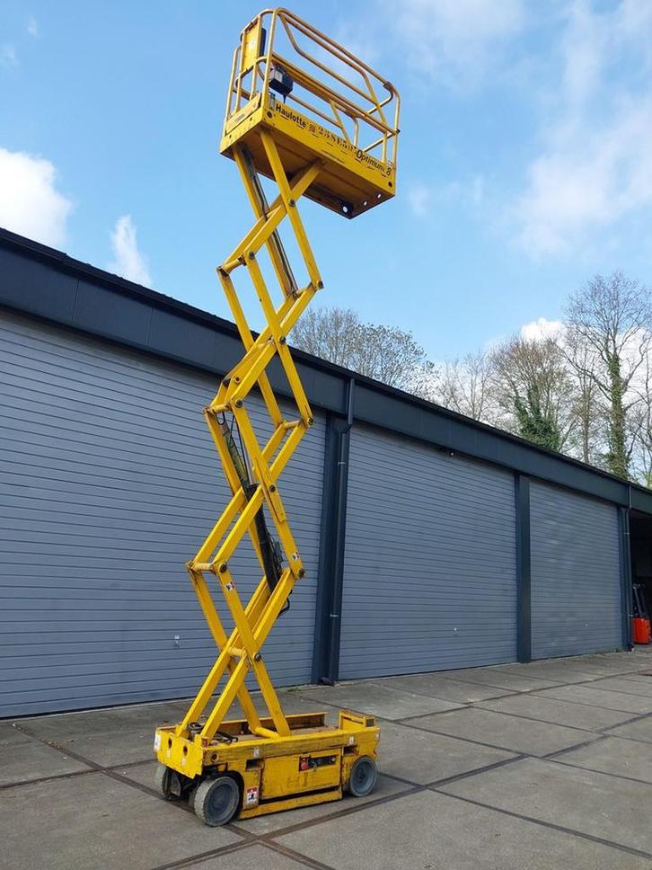 Haulotte hoogwerker nieuwe accu's!, Zakelijke goederen, Machines en Bouw | Liften, Steigers en Ladders