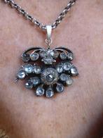 Antieke Javaanse Hanger met Jakoet aan Zilveren Jasseron, Verzenden, Zilver, Ketting, Met edelsteen