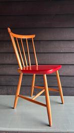 3x vintage spijlenstoel rood skai jaren ‘60/‘70, Huis en Inrichting, Stoelen, Gebruikt, Drie, Retro Vintage Scandinavisch, Rood