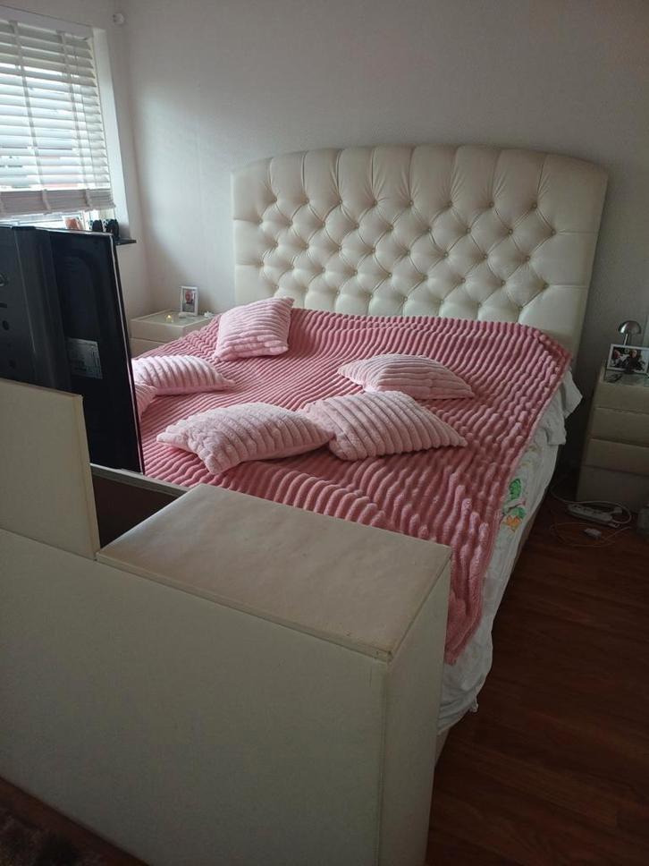 Luxe Creme Leren Boxspring 220x200 met TV Kast, Huis en Inrichting, Slaapkamer | Bedden, Gebruikt, Tweepersoons, Overige maten