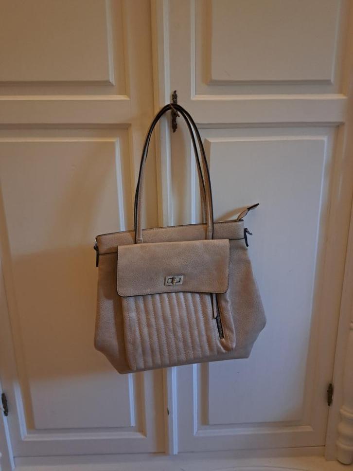 beige handtas, Sieraden, Tassen en Uiterlijk, Tassen | Damestassen, Zo goed als nieuw, Handtas, Beige, Ophalen of Verzenden