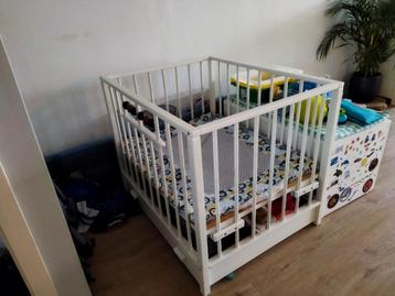 Box voor baby met lade in elke hoogte verstelbaar  beschikbaar voor biedingen