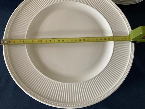 Wedgwood Windsor grote onderborden, Huis en Inrichting, Keuken | Servies, Zo goed als nieuw, Bord(en), Wedgwood, Porselein, Ophalen of Verzenden