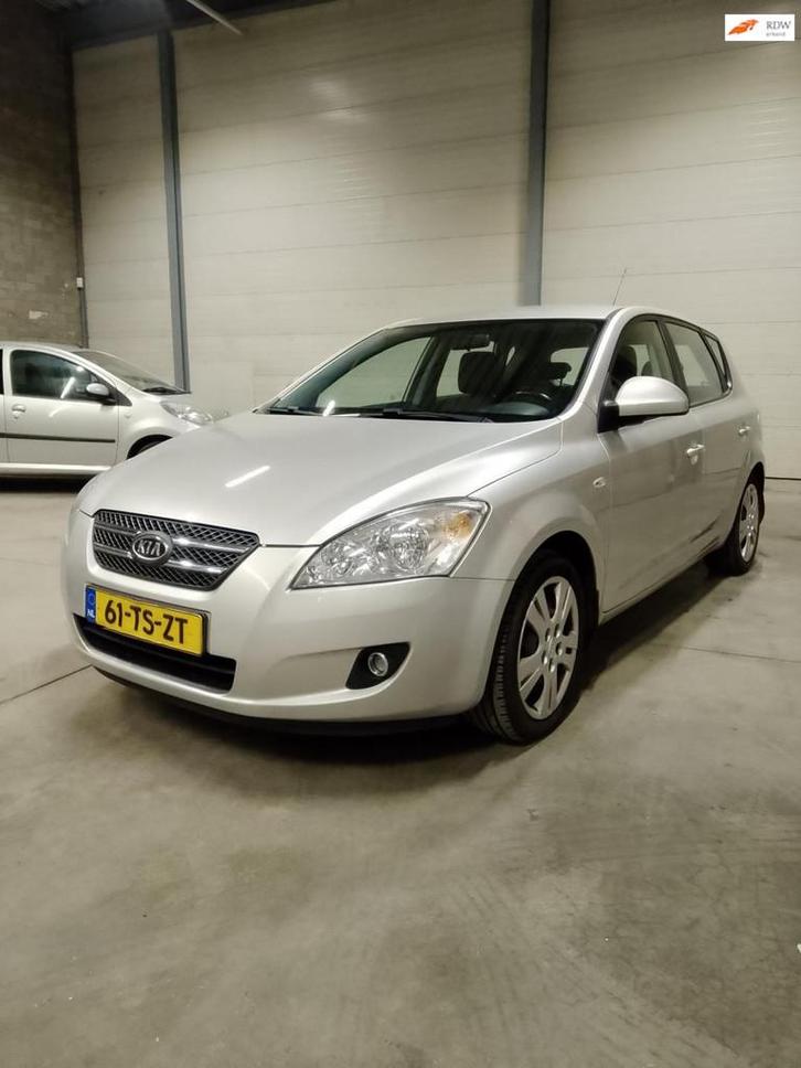 Kia Cee'd 1.4 X-ecutive, Auto's, Kia, Bedrijf, Te koop, (Pro) Cee d, ABS, Airbags, Airconditioning, Centrale vergrendeling, Climate control