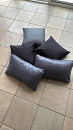 7 kussens.2 langwerpig,3 vierkant,2 hart. Zwart en grijs, Ophalen of Verzenden, Zo goed als nieuw, Zwart, Vierkant