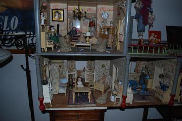 Groot antiek poppenhuis, ca. 1890 beschikbaar voor biedingen