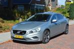 Volvo S60 1.6 T3 R-Design Org NL/NAP/schuifdak/dealer onderh, Auto's, Voorwielaandrijving, Zwart, 4 cilinders, 150 pk