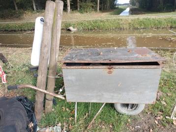 IJzeren Kruiwagen Waterdicht beschikbaar voor biedingen