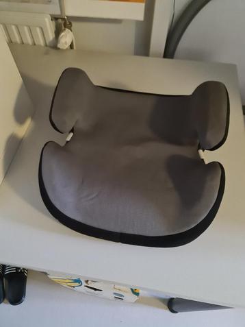 Kinderzitje beschikbaar voor biedingen