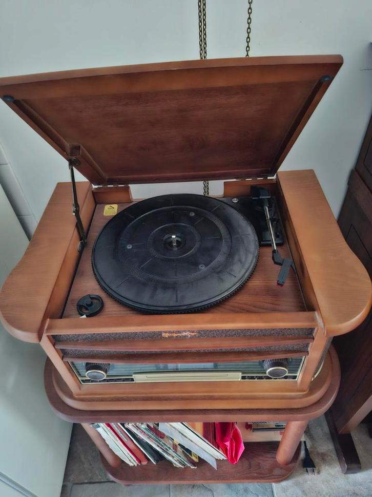 Retro Radio met Platenspeler, CD & Cassette + Tafeltje, Audio, Tv en Foto, Platenspelers, Gebruikt, Platenspeler, Overige merken