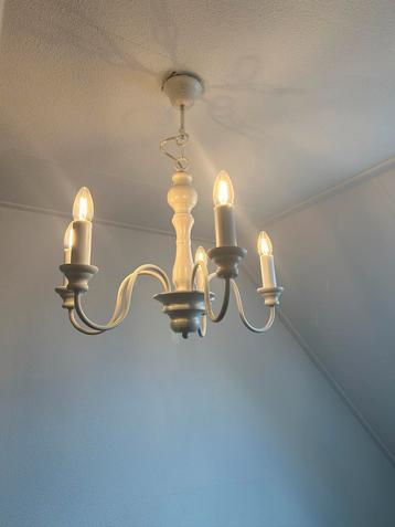 Leuke moderne witte kroonluchter Ikea met ledlampjes beschikbaar voor biedingen