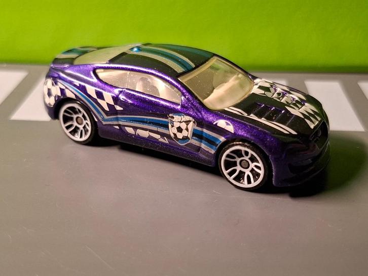 Hotwheels - Hyundai Genesis Coupe [paars] 1/60, Hobby en Vrije tijd, Modelauto's | Overige schalen, Gebruikt, Auto, Ophalen of Verzenden