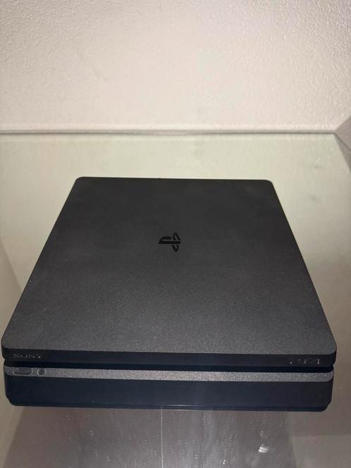 PlayStation 4 Slim 1000GB bundel, Spelcomputers en Games, Games | Sony PlayStation 4, Zo goed als nieuw, 3 spelers of meer, Vanaf 7 jaar