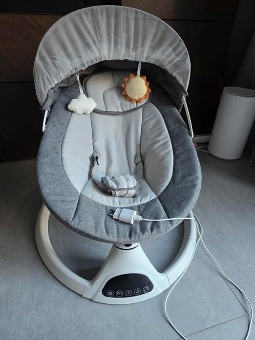 Mooie elektrische schommelstoel, merk Moxica, Kinderen en Baby's, Wipstoeltjes, Zo goed als nieuw, Schommelstoel, Overige merken