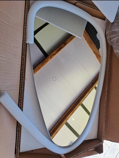 Spiegel met een kleine barst, Huis en Inrichting, Woonaccessoires | Spiegels, Zo goed als nieuw, Minder dan 100 cm, Rechthoekig