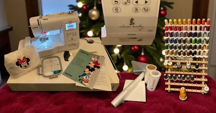 Brother M240Ed Borduurmachine - Disney Edition +veel extras, Hobby en Vrije tijd, Borduren en Borduurmachines, Zo goed als nieuw