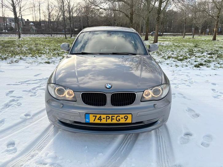 BMW 1-Serie 2.0 118I 3DR AUT 2011 Grijs, Auto's, BMW, Particulier, 1-Serie, Benzine, C, Hatchback, Automaat, Origineel Nederlands
