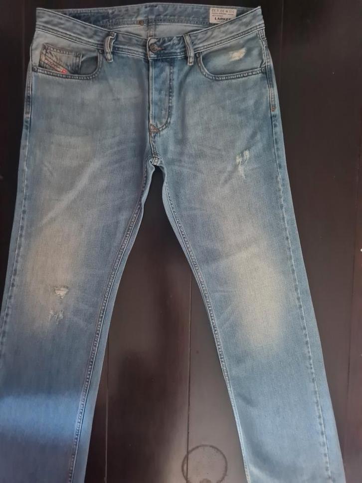 ZGAN CLASSIC DIESEL LARKEE STRAIGHT DESTROY JEANS SIZE 33/32, Kleding | Heren, Spijkerbroeken en Jeans, Zo goed als nieuw, W33 - W34 (confectie 48/50)