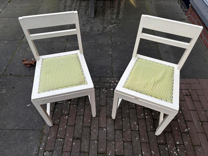 Charmante witte houten stoeltjes met kussens, Huis en Inrichting, Stoelen, Zo goed als nieuw, Hout, Ophalen