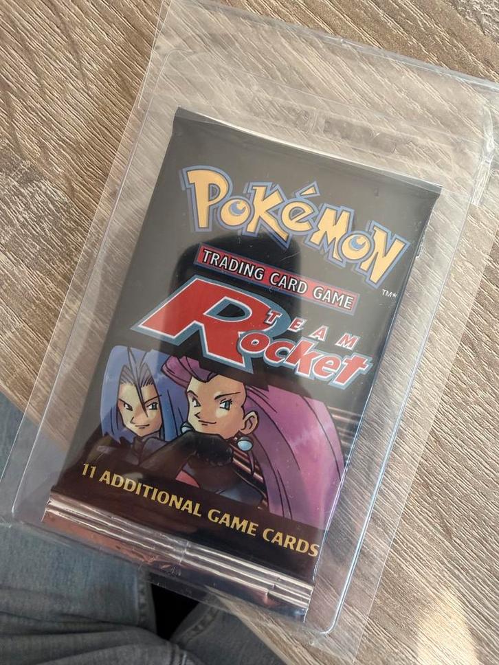 SEALED TEAM ROCKET booster pack, Hobby en Vrije tijd, Verzamelkaartspellen | Pokémon, Nieuw, Booster, Ophalen of Verzenden
