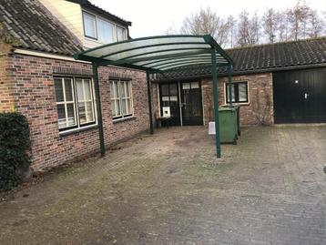 groen gepoedercoate carport beschikbaar voor biedingen