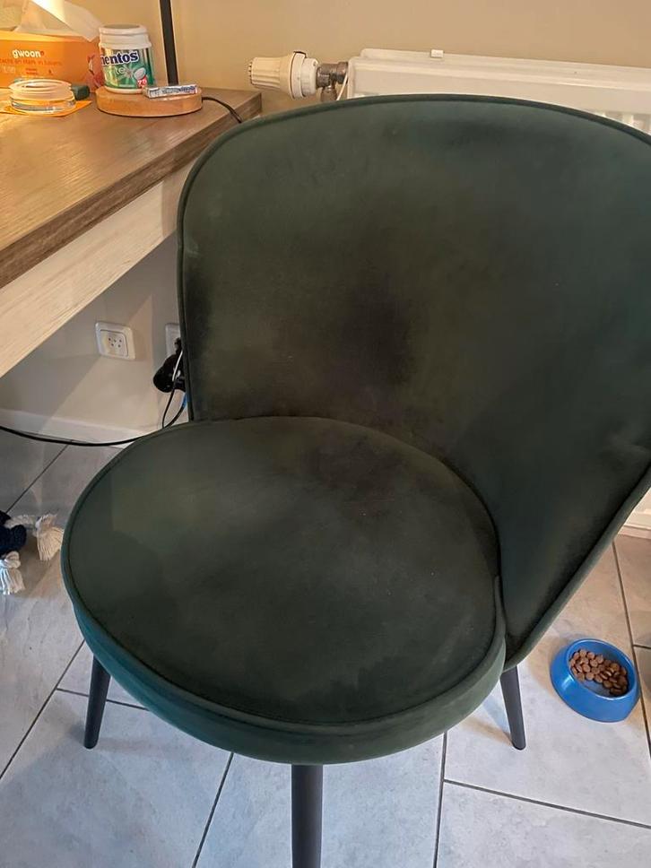 Groene stoel met zachte bekleding 4 stuks. En groene poef, Huis en Inrichting, Stoelen, Gebruikt, Eén, Stof, Overige kleuren, Ophalen of Verzenden