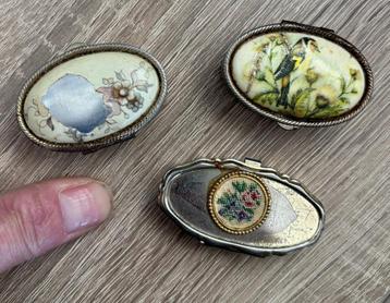 Antieke pillendoosjes beschikbaar voor biedingen