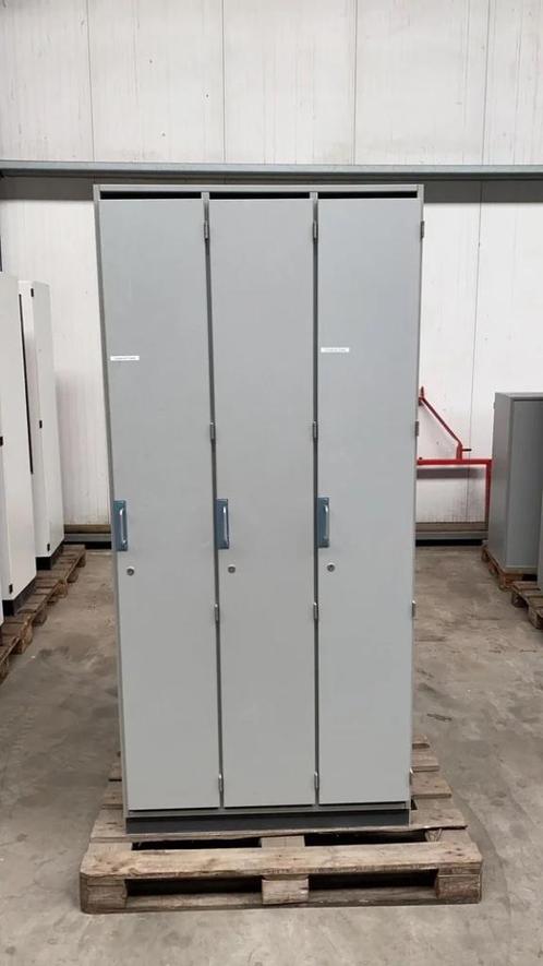 Strakke houten lockerkast met 3 compartimenten, Huis en Inrichting, Kasten | Lockerkasten, Ophalen