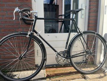Beautiful Retro Raleigh roadbike with modernized components