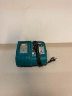 Makita acculader, Doe-het-zelf en Verbouw, Ophalen, Zo goed als nieuw