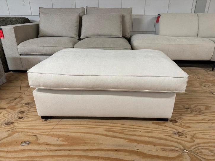 Hocker Annabelle l Whoon l Room108 l van €449,- voor €199,-, Huis en Inrichting, Banken | Voetenbanken en Poefen, Zo goed als nieuw