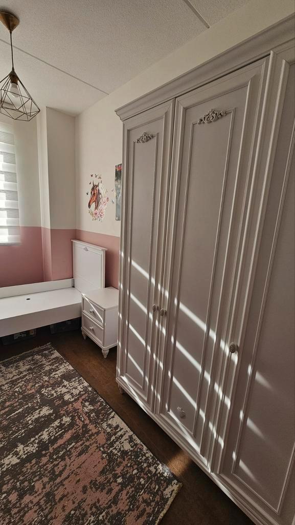 Complete witte tiener meisjeskamer - Bed, kast, nachtkastje, Huis en Inrichting, Kasten | Kledingkasten, Zo goed als nieuw, 200 cm of meer