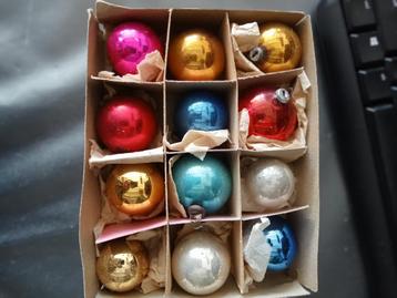 12 oude glazen kersballen feathertree GR6 beschikbaar voor biedingen