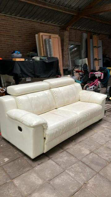 Relaxbank leder beschikbaar voor biedingen