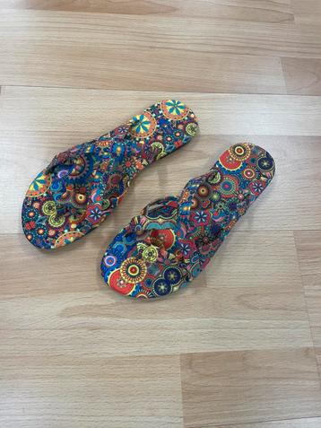 Nieuwe slippers maat 38 beschikbaar voor biedingen