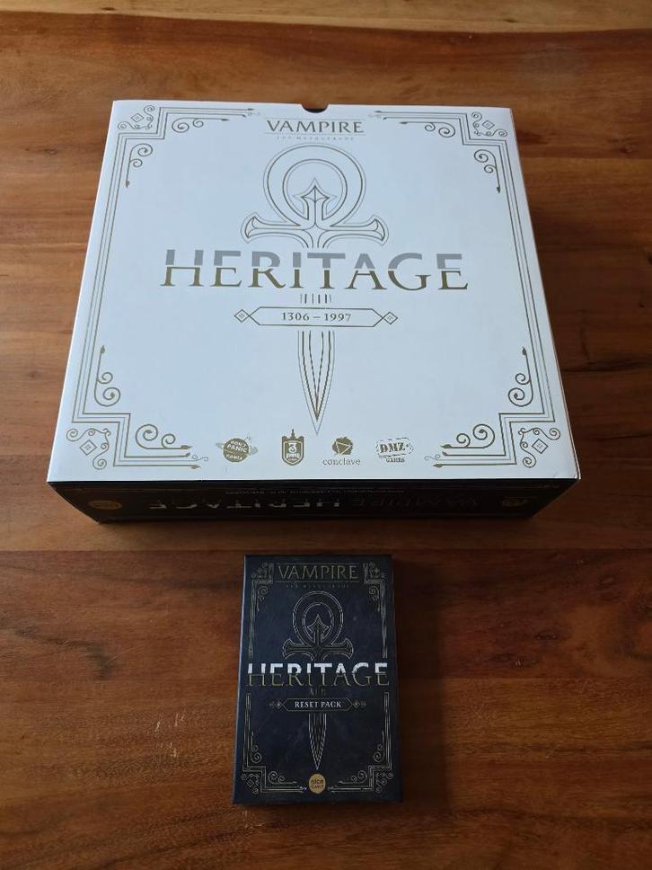 Vampire the Masquerade Heritage - Kickstarter Edition, Hobby en Vrije tijd, Gezelschapsspellen | Bordspellen, Zo goed als nieuw