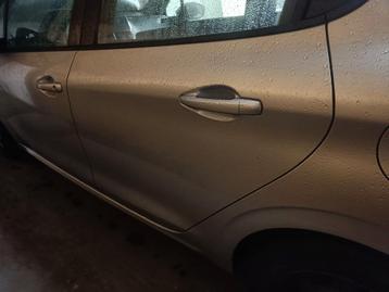 peugeot 208 achterdeuren links rechts  beschikbaar voor biedingen