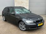 Zwarte Luxe BMW 3-Serie 320i E91 Touring/Panorama/Apk/Navi!, 13 km/l, Achterwielaandrijving, 1995 cc, 4 cilinders