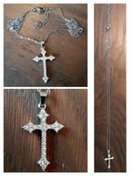 Mooi lange zilverkleurige ketting met fraai Kruisje eraan, Ophalen of Verzenden, Zo goed als nieuw, Zilver, Overige materialen