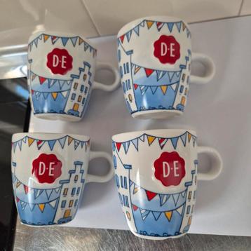 Set van 4 Douwe Egberts Senseo mokjes burendag  beschikbaar voor biedingen