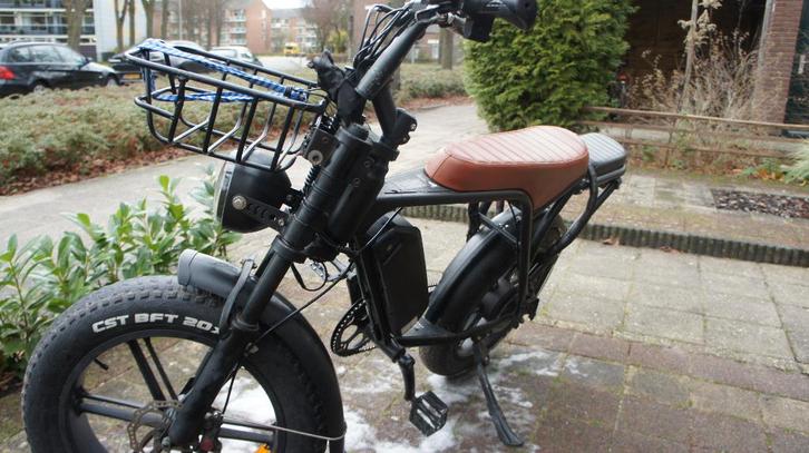 fatbike V8 model 2, Fietsen en Brommers, Elektrische fietsen, Gebruikt, Overige merken, 47 tot 51 cm, 30 tot 50 km per accu, Ophalen of Verzenden