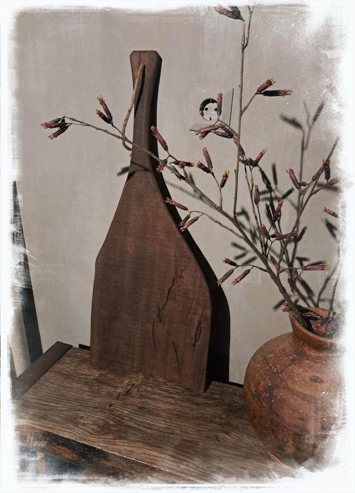 Stoere Vergrijsde Broodplank - Landelijke Stijl, Huis en Inrichting, Woonaccessoires | Schalen en Manden, Nieuw, Schaal, Overige vormen