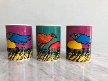 3 Corneille design mokken met oor, zo goed als nieuw, 9 cm H beschikbaar voor biedingen