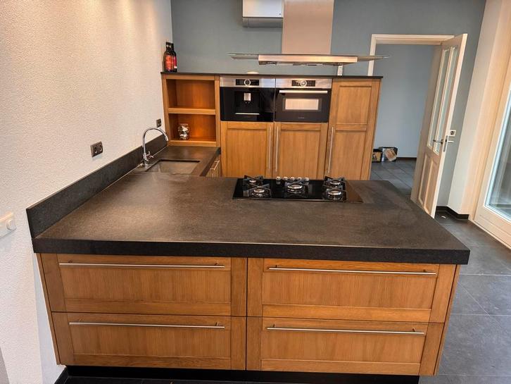 Prachtige Keuken met Inbouwapparatuur, Huis en Inrichting, Keuken | Complete keukens, Gebruikt, Bruin, Graniet of Steen, Ophalen