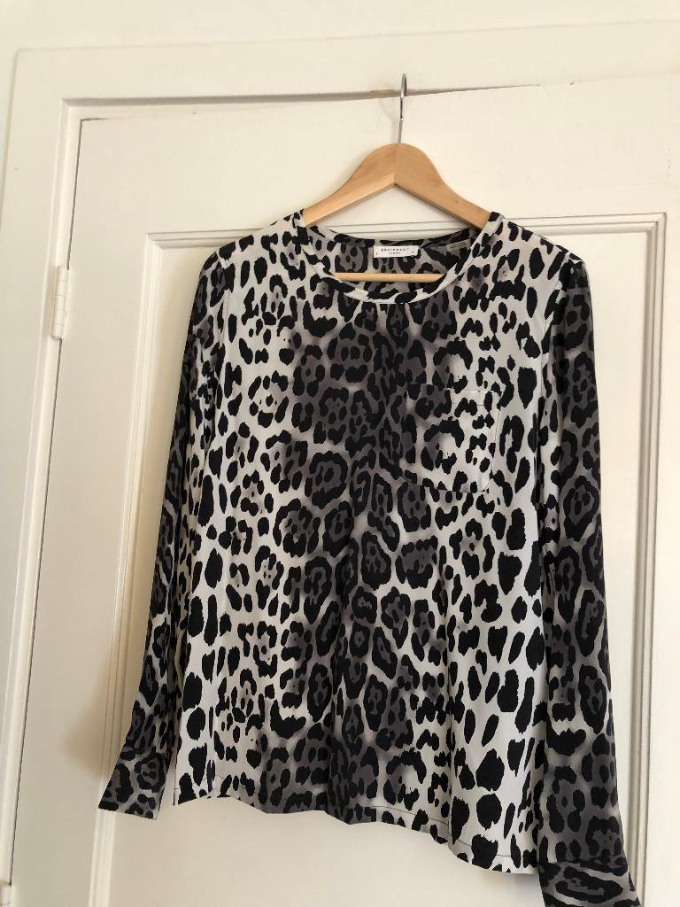 prachtige zijden blouse Equipment Femme S + ZGAN wit/grijs, Kleding | Dames, Blouses en Tunieken, Verzenden, Zo goed als nieuw