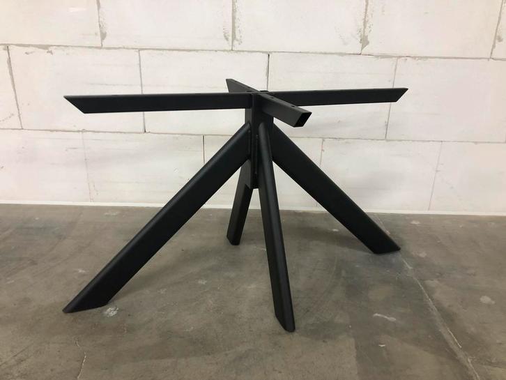 Metalen middenpoot met een ovale koker RUIME VOORRAAD, Huis en Inrichting, Woonaccessoires | Overige, Nieuw, Ophalen of Verzenden