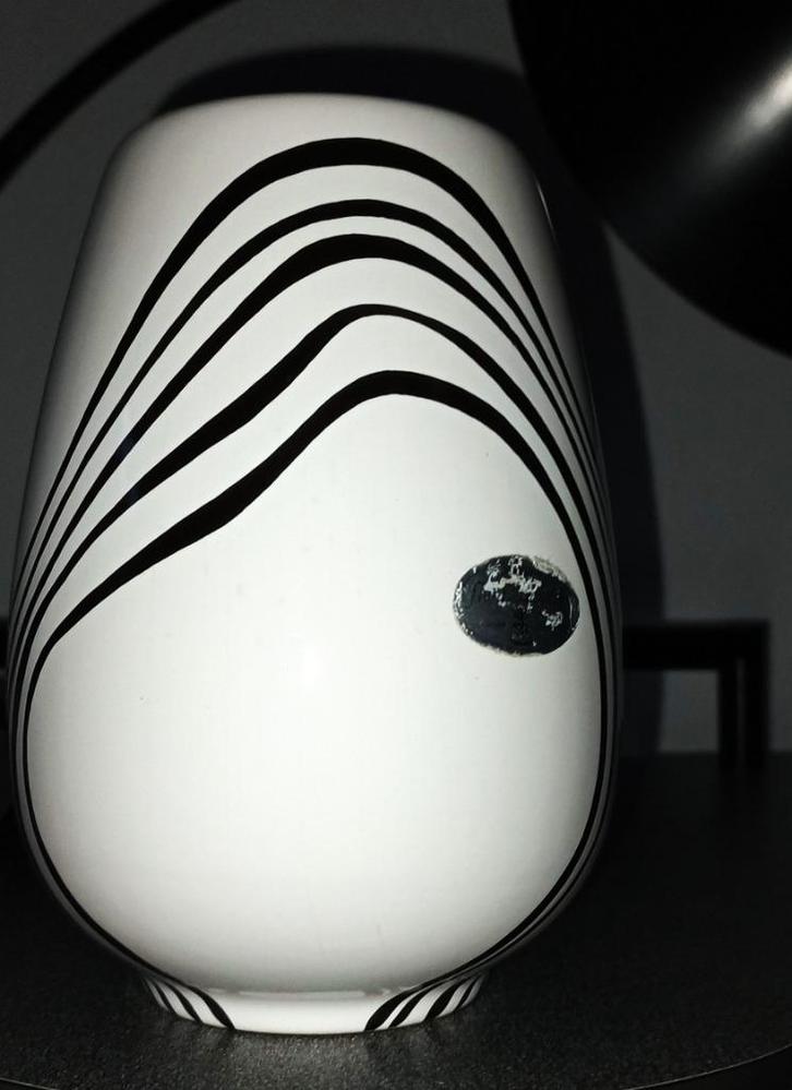 Flora  Gouda Holland keramiek vaas met abstracte lijnen 60 s, Antiek en Kunst, Antiek | Vazen, Ophalen of Verzenden