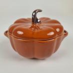 Staub cocotte pompoen keramiek ovenschaal 12 cm – 0,5 L, Huis en Inrichting, Keuken | Potten en Pannen, Ophalen, Nieuw, Overige materialen