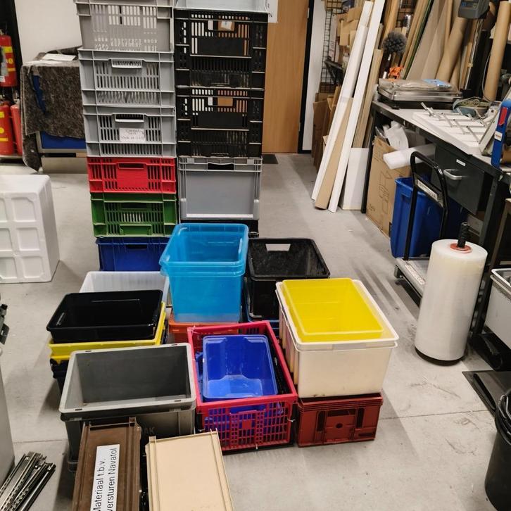 diverse kunststof stapelbakken krat bak opbergbakken, Doe-het-zelf en Verbouw, Kratten en Dozen, Gebruikt, Doos, Minder dan 35 cm